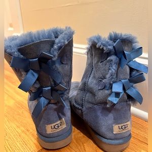 UGG blue mid size boots with bows
